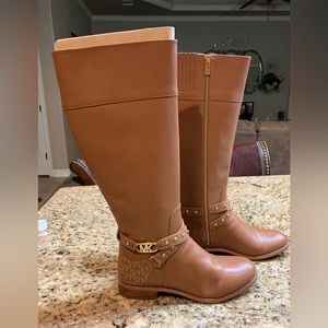Michael Kors Kincaid Boot brown leather/dome studs